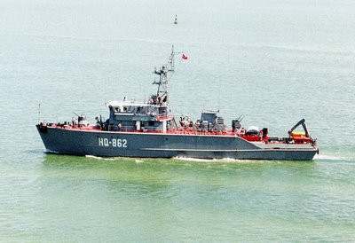 Đề án 1265 phục vụ nội địa cho hải quân Liên Xô và sau này là hải quân Nga được trang bị 2 pháo hạm AK-230 30mm 2 nòng ở trước và sau tàu, tuy nhiên ở bản xuất khẩu tàu đã bị tháo bớt khẩu pháo AK-230 ở đuôi và thay vào đó là một pháo 25mm nòng đôi 2M-3M. Ảnh: Tàu Sonya số hiệu 862 của Hải quân Việt Nam