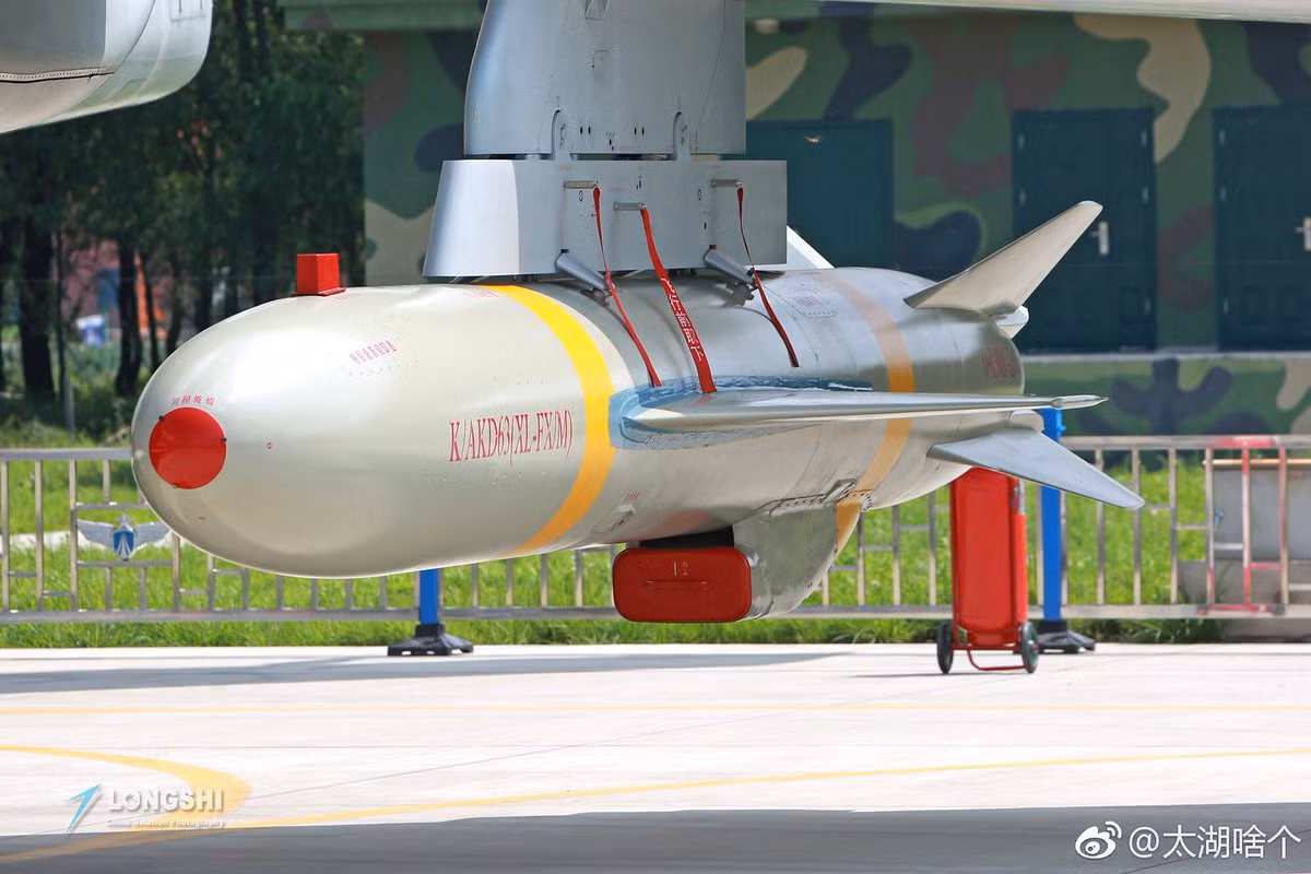 Độ chính xác và khả năng cơ động cao đang khiến tên lửa CJ-20 trên máy bay ném bom H-6 Trung Quốc trở thành mối đe dọa rất nghiêm trọng đối với Ấn Độ. Ảnh: Tên lửa hành trình CJ-20 - Nguồn: Wikipedia.