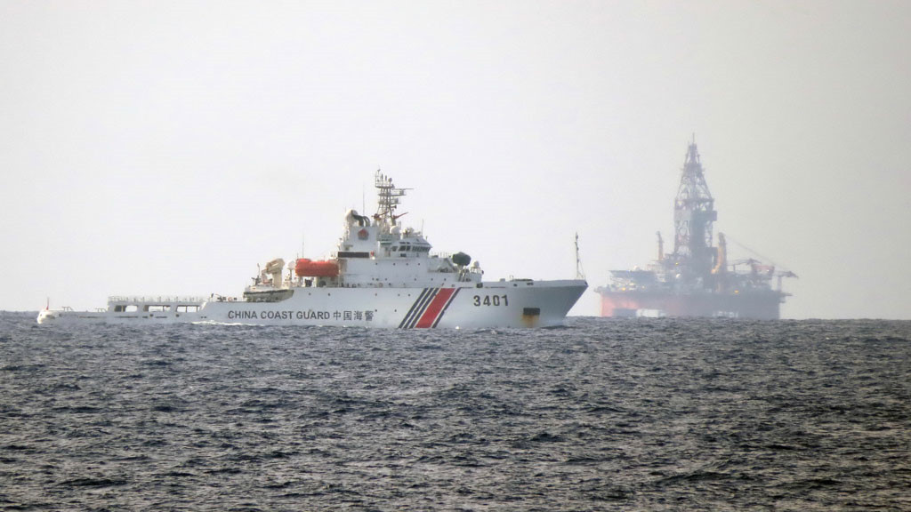 Việc minh bạch hóa các thông tin về tình hình Biển Đông, cũng như làm rõ lập trường của Mỹ trước việc Trung Quốc ngang ngược đòi chủ quyền với 80% lãnh thổ trên Biển Đông; bồi đắp và quân sự hóa các đảo chiếm đóng trái phép, sẽ giúp Washington khơi dậy sự quan tâm của công chúng đối với các tranh chấp, đoàn kết các đối tác khu vực và gây áp lực cho Trung Quốc.