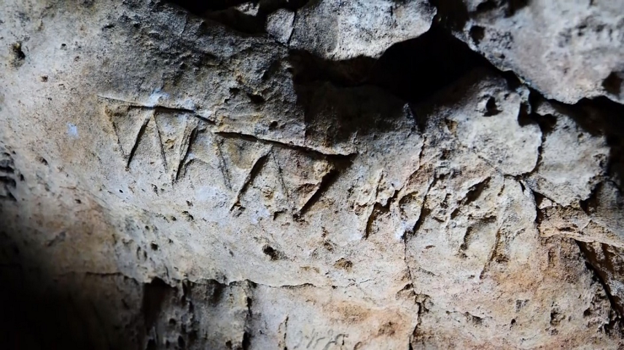 Wilson chia sẻ thêm: "Chúng ta chỉ có thể suy đoán về những gì người dân Creswell sợ có thể xuất hiện từ thế giới ngầm vào những hang động này."