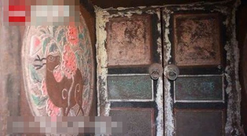 Chủ nhân của ngôi mộ có thể là của hai đôi vợ chồng.