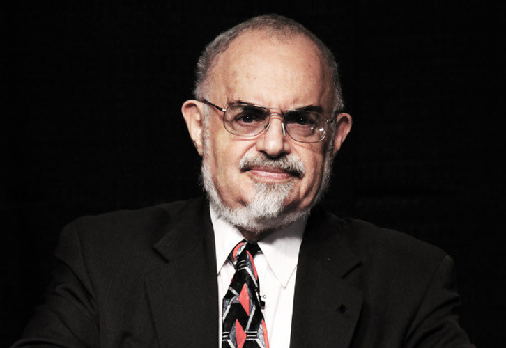 Nói về việc chính phủ các nước trên thế giới bắt buộc phải giữ bí mật về người ngoài hành tinh, Stanton Terry Friedman, một người đã cống hiến gần cả đời cho việc tìm kiếm các manh mối trong những vụ tranh cãi về người ngoài hành tinh và UFO đã chỉ ra nhưng lý do như sau.