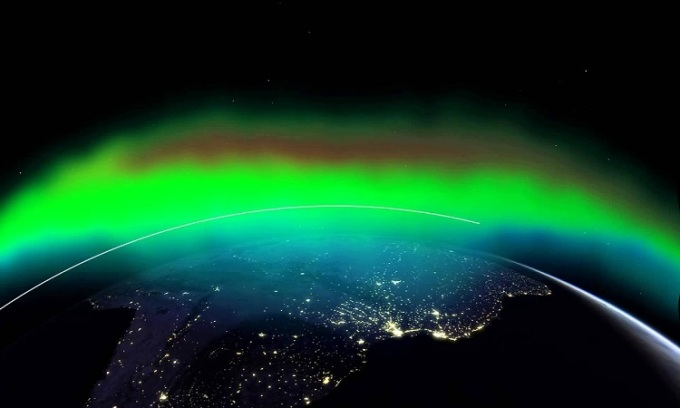 Để hạn chế rủi ro dẫn tới hỏng hóc, mất liên lạc, các nhà khai thác vệ tinh buộc phải thường xuyên tắt hệ thống tàu vũ trụ của mình trước khi di chuyển vào vùng dị thường.