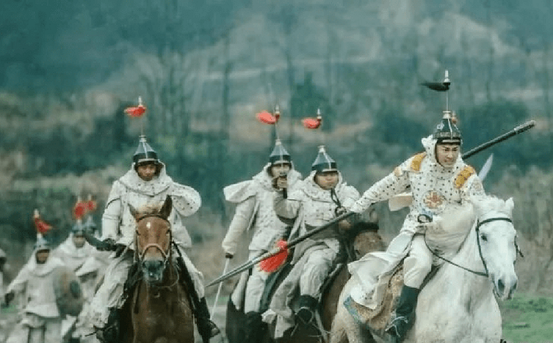 Vì sao mũ binh lính cổ đại luôn có phần đỉnh nhọn hoắt? Vi sao mu binh linh co dai luon co phan dinh nhon hoat?