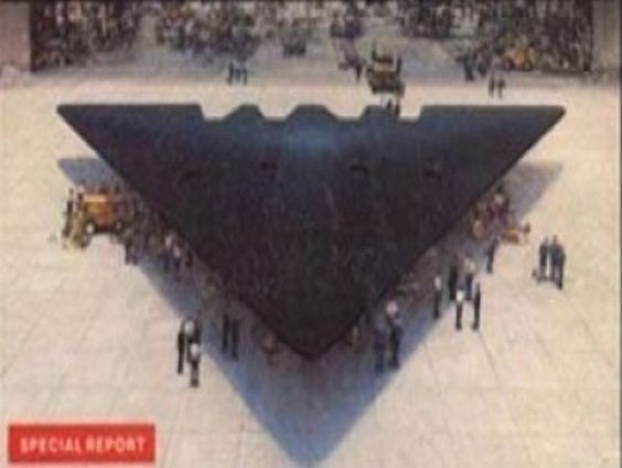 Máy bay TR-3B còn có tên mã là ASTRA. Chuyến bay trinh sát hoạt động đầu tiên diễn ra vào đầu những năm 1990. Nền tảng hạt nhân của máy bay được xây dựng trong cấp độ bí mật cao nhất của Chương trình AURORA, được tài trợ bằng tiền từ “ngân sách đen” (ít nhất 3 tỷ USD đầu tư vào dự án này).