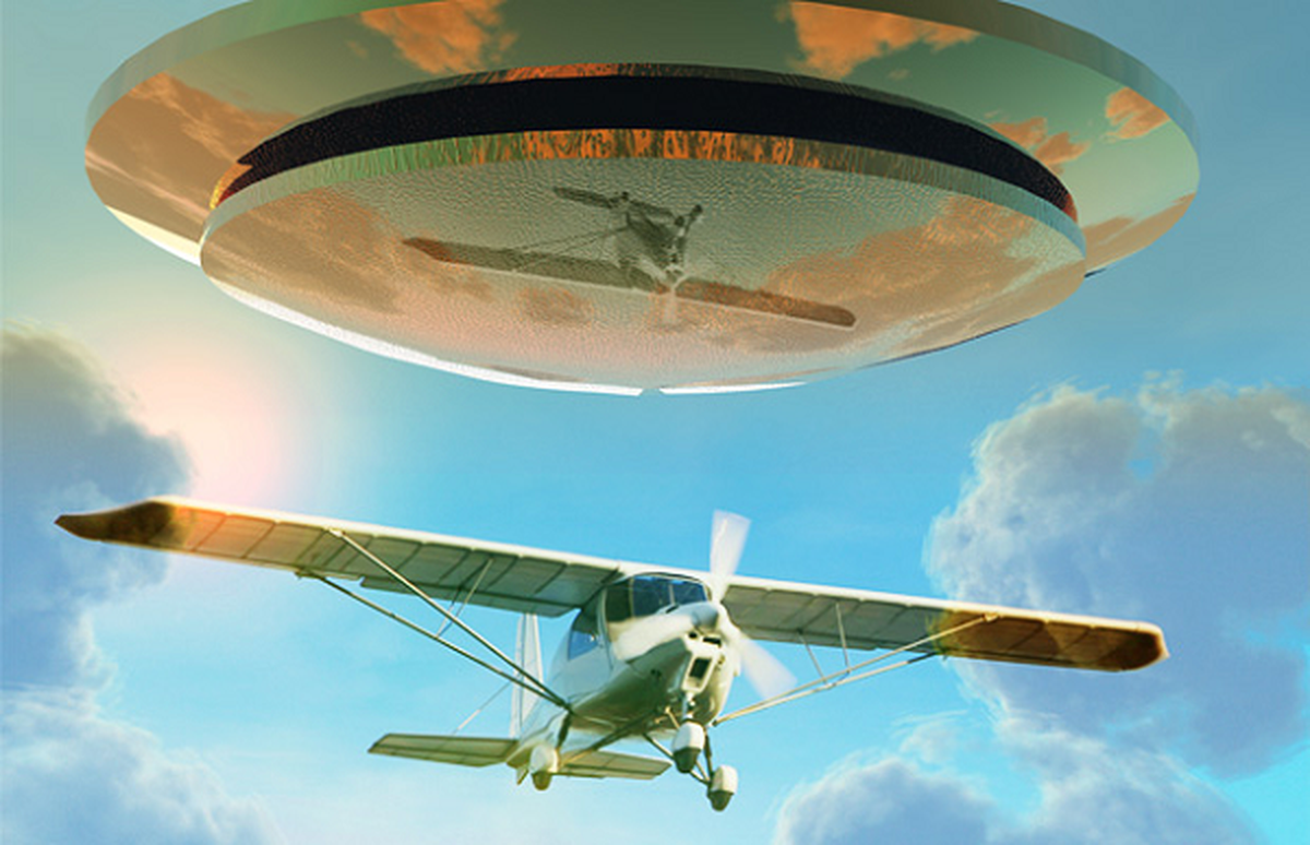 Theo giả thuyết này, phi công Frederick sau đó bị người ngoài hành tinh đưa đến căn cứ bí mật. Vì vậy, lực lượng tìm kiếm không thể tìm thấy ông.