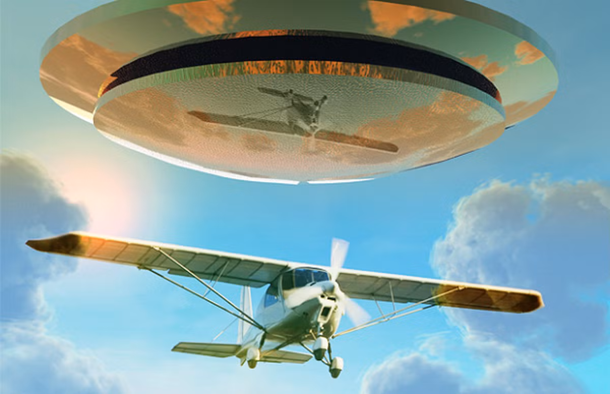 Theo giả thuyết này, phi công Frederick sau đó bị người ngoài hành tinh đưa đến căn cứ bí mật. Vì vậy, lực lượng tìm kiếm không thể tìm thấy ông.