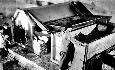 Các chuyên gia cứ nghĩ toàn bộ đồ tùy táng giá trị tại nơi an nghỉ ngàn thu của vua Quang Tự đã bị mộ tặc lấy. Thế nhưng, về sau, họ phát hiện bên dưới quan tài là một kho báu cực "khủng" với hơn 200 món trang sức được chế tác tinh xảo.