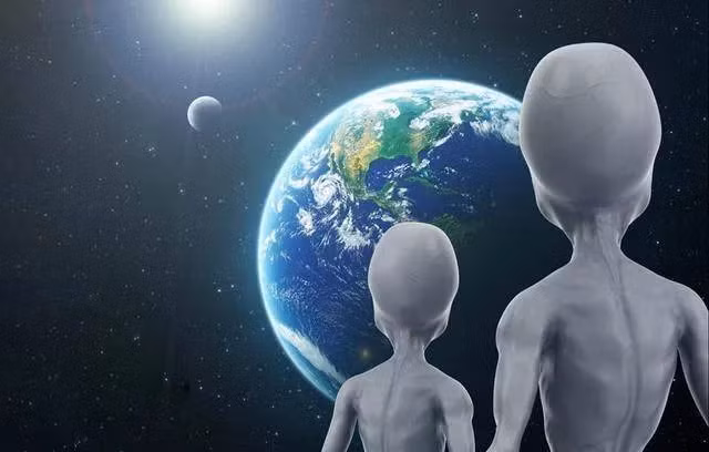 Những đặc điểm này khiến người ngoài hành tinh rất giống con người, theo quan điểm của chuyên gia hàng đầu thế giới về tiến hóa Richard Dawkins.