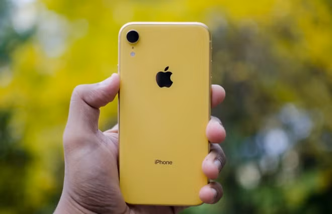 Chẳng hạn, vào tháng 3/2022, Táo khuyết giới thiệu màu xanh lá cho iPhone 13, 13 mini (Green) và iPhone 13 Pro, 13 Pro Max (Alpine Green).