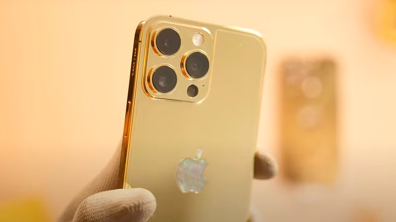 Đây là tên gọi của phần cắt hình viên thuốc chứa Face ID và camera selfie của iPhone 14. Dynamic Island có thể tự do thay đổi hình dạng và kích thước để hiển thị thông báo hoặc các ứng dụng mà bạn đang mở.