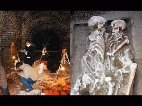 Theo sử sách, Dĩnh Tĩnh Vương không có con trai mà chỉ có 4 con gái, 3 trong số họ đã được gả ra khỏi nhà. Vì thế, những cô gái trẻ được chôn trong lăng mộ không có quan hệ huyết thống với Dĩnh Tĩnh Vương.