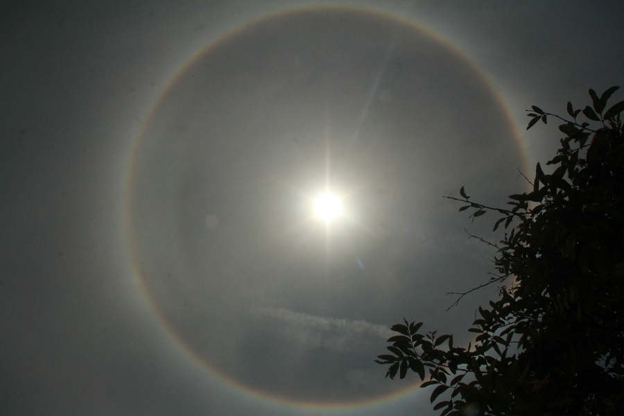 Thậm chí, việc quan sát quầng sáng rõ còn chứng tỏ thời tiết diễn ra thuận lợi, khô ráo và bầu trời quang đãng.