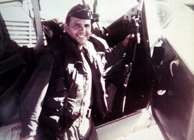 Đáng chú ý nhất là vụ việc phi công chiến đấu người Mỹ đang bay từ một căn cứ không quân Anh trong thời kỳ cao điểm của chiến tranh Lạnh, đã được lệnh bắt vào một UFO khổng lồ đang chuyển động trên vùng Biển Bắc vào đêm ngày 20/5/1957. Nhưng vào phút chót, vật thể lạ đã di chuyển với tốc độ rất nhanh và đột nhiên biến mất.