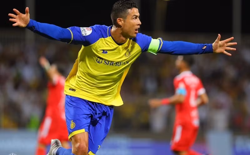 Ronaldo chong tra cao buoc tinh mot dem voi blogger noi tieng-Hinh-3