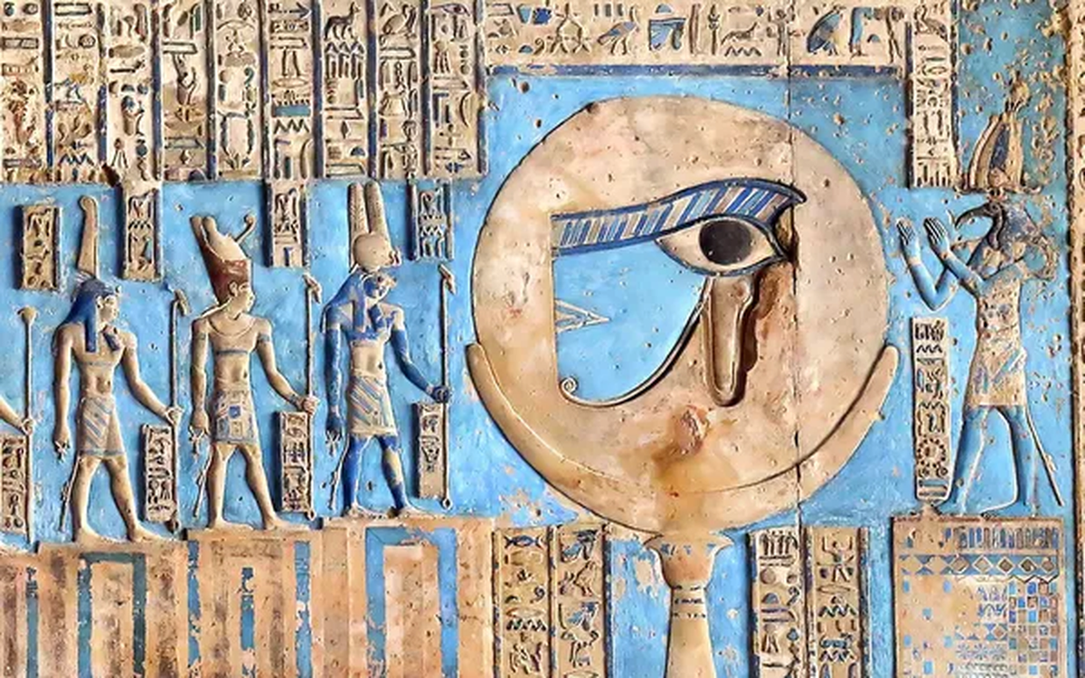 Palermo Stone cũng ghi lại việc xây dựng tòa nhà bằng đá đầu tiên dưới thời trị vì của Neka, trước kim tự tháp bậc thang của Zoser.