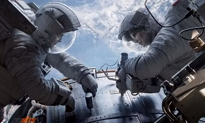 Do phụ nữ quá mẫn cảm nên dễ mắc các loại u ác tính, đặc biệt là bức xạ phát ra từ các chuyến bay, trong đó có bức xạ ion hóa rất nguy hiểm cho các tế bào máu và các tế bào hệ thống miễn dịch cơ thể.