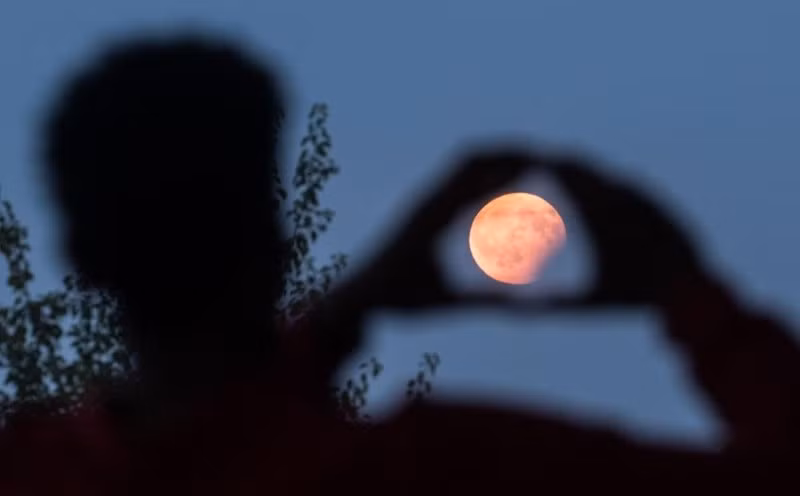 Ngoài ra, đây cũng là một hiện tượng an toàn mà mọi người có thể quan sát bằng mắt thường chứ không cần dụng cụ.