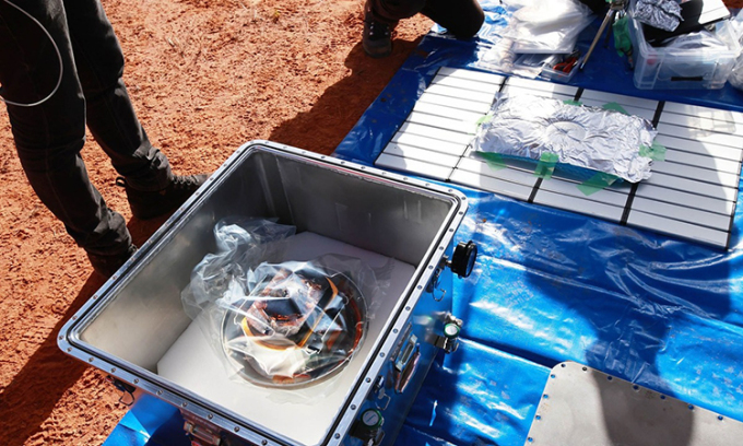 Nhà khoa học Tomoki Nakamura thuộc Đại học Tohoku nêu rõ giọt chất lỏng này là nước có ga chứa muối và chất hữu cơ. Điều này củng cố giả thuyết các tiểu hành tinh như Ryugu, hoặc tiểu hành tinh lớn hơn, có thể đã cung cấp nước chứa muối và chất hữu cơ trong những lần va chạm với Trái Đất.