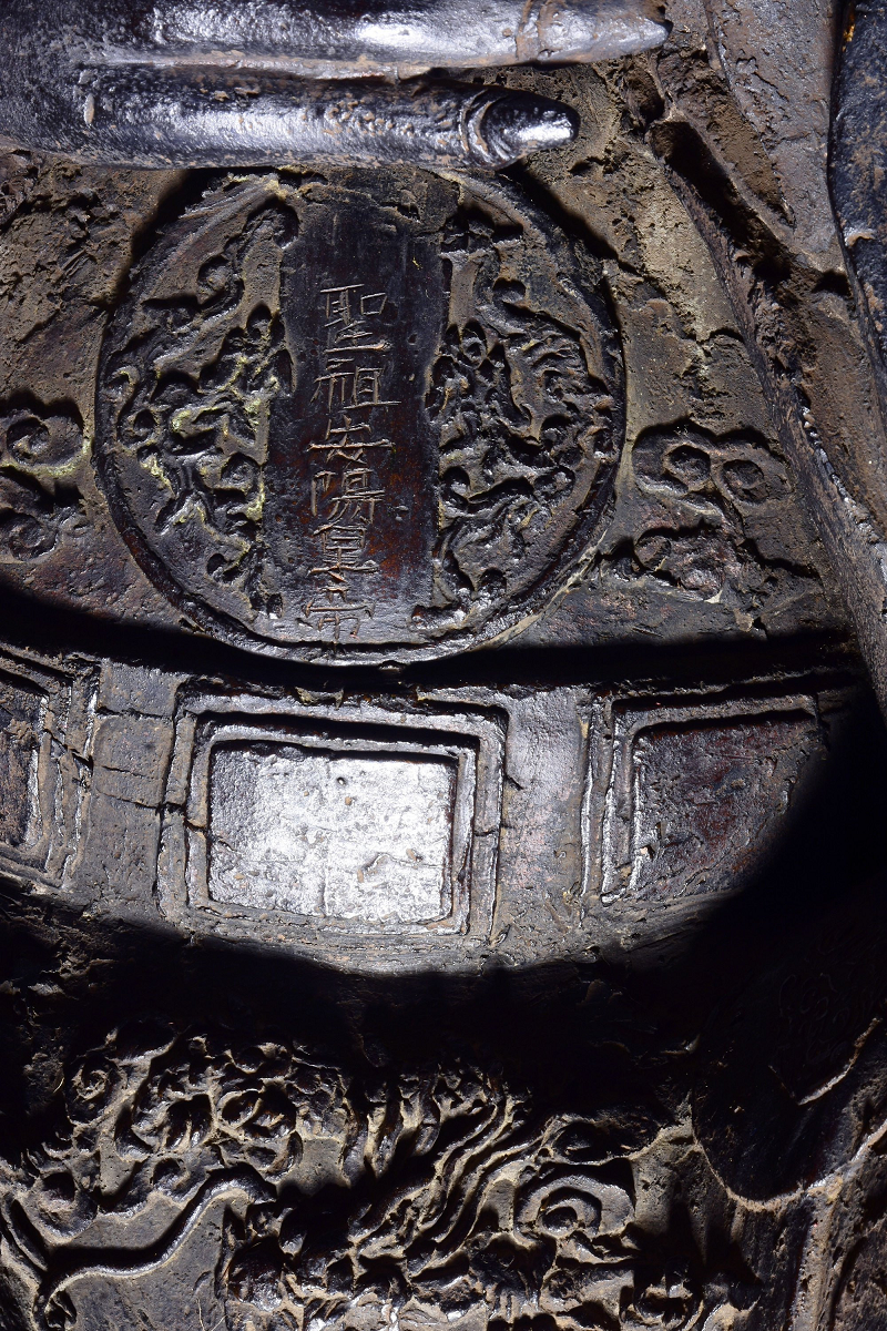 Pho tượng là biểu hiện sinh động giữa nghệ thuật tượng thờ danh nhân với tượng thờ Thánh, Thần, thông qua những ngôn ngữ ẩn chứa từ những họa tiết hoa văn trang trí, khiến cho tác phẩm vừa gần gũi, vừa tôn nghiêm, vừa linh thiêng, vừa huyền bí, đậm chất tôn vinh, được lồng ghép với tín ngưỡng và tôn giáo, mang sức sống và hơi thở của nghệ thuật truyền thống.