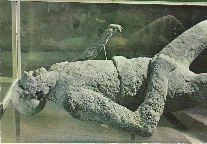 Theo các tài liệu đương thời, bao gồm thư từ và ghi chép của Anders Swab, một học giả, một nhà khai thác mỏ và một giám định viên nổi tiếng của Đại học Mỏ Hoàng gia Stockholm, người tham gia vào cuộc điều tra, điều kỳ lạ và gây sốc hơn cả là, khi xác ướp kỳ lạ này được đưa lên mặt đất, nó nhanh chóng khô lại và cứng như gỗ, đá.