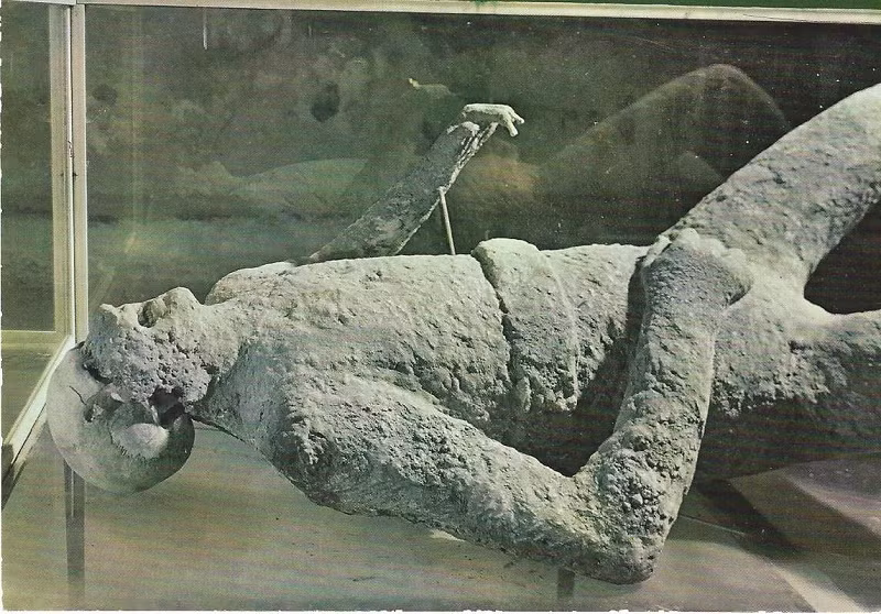 Theo các tài liệu đương thời, bao gồm thư từ và ghi chép của Anders Swab, một học giả, một nhà khai thác mỏ và một giám định viên nổi tiếng của Đại học Mỏ Hoàng gia Stockholm, người tham gia vào cuộc điều tra, điều kỳ lạ và gây sốc hơn cả là, khi xác ướp kỳ lạ này được đưa lên mặt đất, nó nhanh chóng khô lại và cứng như gỗ, đá.