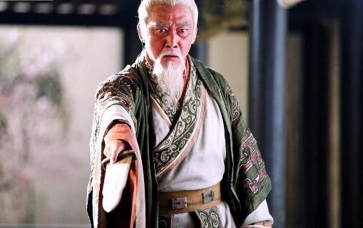 Tuy nhiên họ không tìm ra kết quả vì Sở Bình Vương trước đó sợ vị trí lăng mộ bị tiết lộ, đã sai người giết hết tất cả thợ xây mộ.