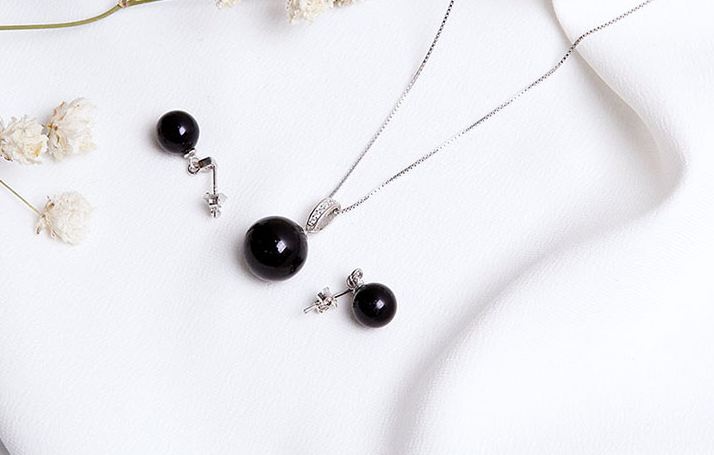 Ngoài ra, rất ít nơi trên thế giới có thể tìm thấy và đủ khả năng nuôi cấy trai thành công. Nên độ quý hiếm của chúng càng cao và được giới quý tộc không ngừng săn đón.