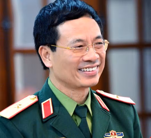 Chan dung Thieu tuong - Uy vien Quan uy Trung uong dau tien la CEO