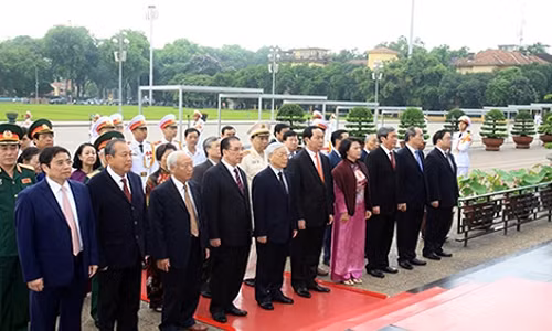 Lanh dao Dang, Nha nuoc, Bo CA vieng Lang Chu tich Ho Chi Minh-Hinh-2