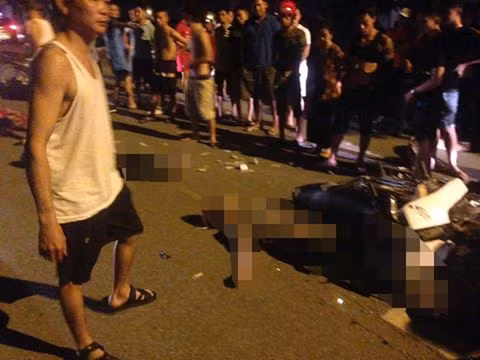 Xe máy tông xe tải, 3 thanh niên tử vong Khoảng 23h ngày 10/5, trên quốc lộ 23B đoạn qua xã Tiền Phong (gần chùa Trung Hậu – Mê Linh – Hà Nội), Vi Văn Đ. (SN 1997), Nguyễn Văn L. (SN 1996) và Lý Văn Đ. (SN 1998) đều có HKTT ở huyện Lục Yên, tỉnh Yên Bái điều khiển xe gắn máy mang nhãn hiệu Honda lưu thông với tốc độ cao. Do không làm chủ được tay lái nên đâm trực diện vào ô tô tải BKS 29C – 900.86. Cú va chạm quá mạnh khiến cả 3 nam thanh niên tử vong tại chỗ.