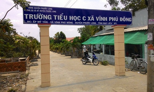 Bat giu hieu truong dam o voi hoc sinh o Bac Lieu