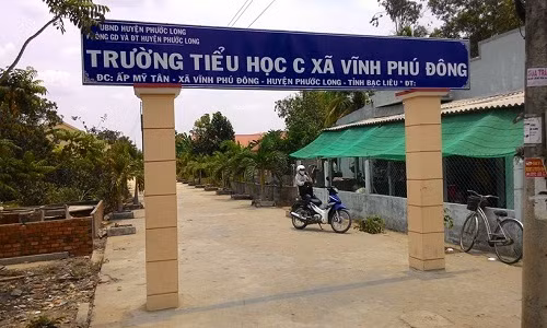 Bat giu hieu truong dam o voi hoc sinh o Bac Lieu