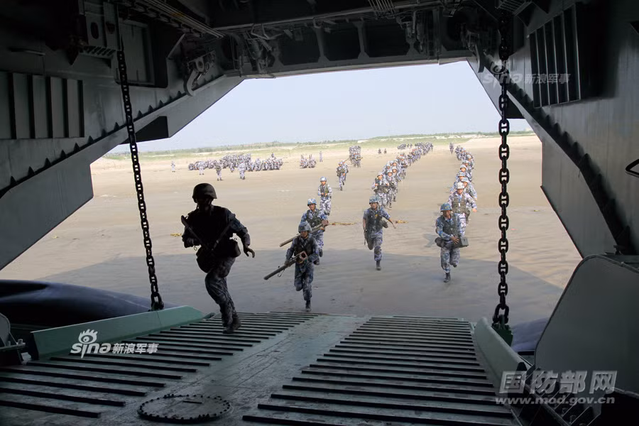 Loại tàu này cũng rất thích hợp với lối đánh du kích ven biển với khả năng triển khai quân cực nhanh, gây bất ngờ lớn cho đối phương sau đó thu quân và rút lui nhanh chóng, không kịp để cho đối phương phản kích. Nguồn ảnh: Sina.