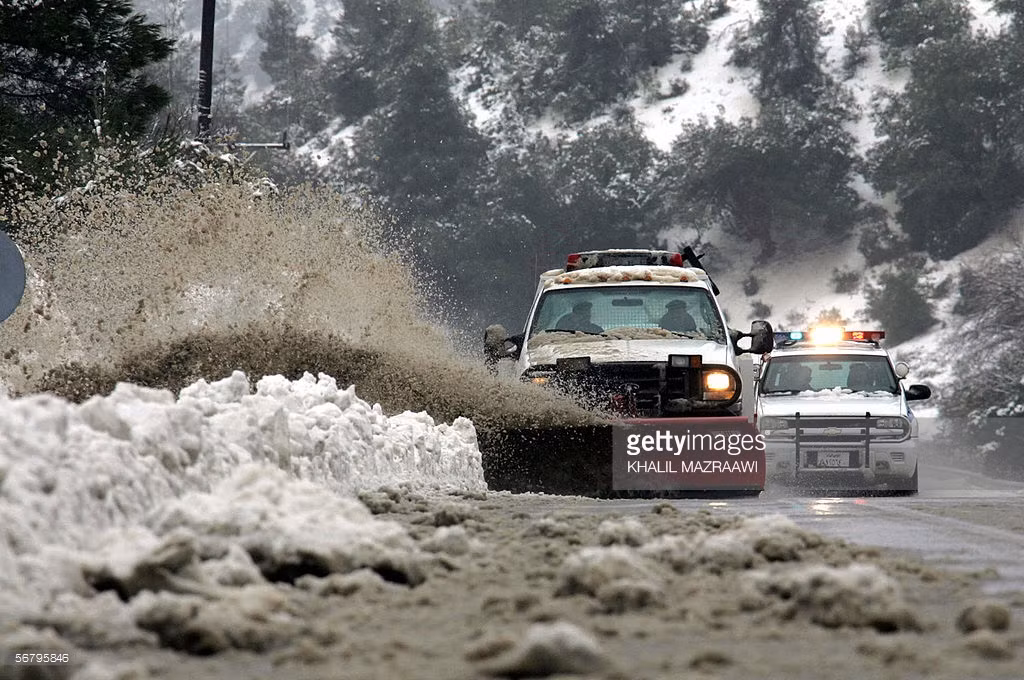 Nhiều căn cứ quân sự đặt tại những vùng hàn đới với thời gian tuyết rơi trung bình mỗi năm lên tới 200 ngày đòi hỏi lực lượng dọn tuyết này phải hoạt động liên tục quanh năm. Nguồn ảnh: Gettyimg.