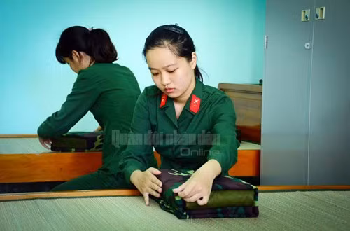 Tuy mỗi người có hoàn cảnh và xuất thân từ nhiều địa phương khác nhau, nhưng họ đã nhanh chóng hòa đồng, đoàn kết, yêu thương, gắn bó như các thành viên trong đại gia đình. Ảnh: QĐND.