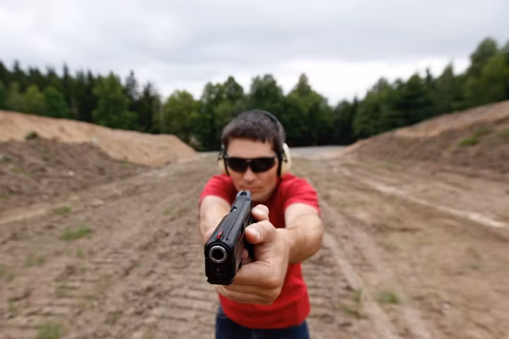 Công dân Séc được sở hữu cả súng bán tự động bắn được nhiều phát trong một phút.