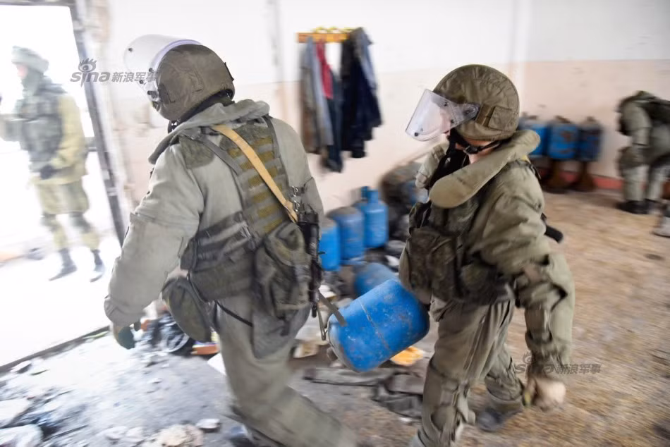 Phổ biến nhất vẫn là các loại đạn cối cỡ lớn sử dụng bình gas. Ảnh: Sina.