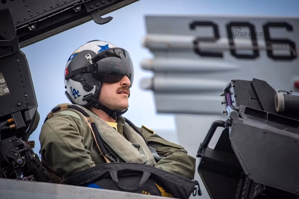 Tàu sân bay USS Carl Vinson đã tiến vào biển Đông từ hồi tuần trước, chiếc tàu sân bay này có sức chứa khoảng 90 máy bay tổng cộng. Nguồn: Sina.