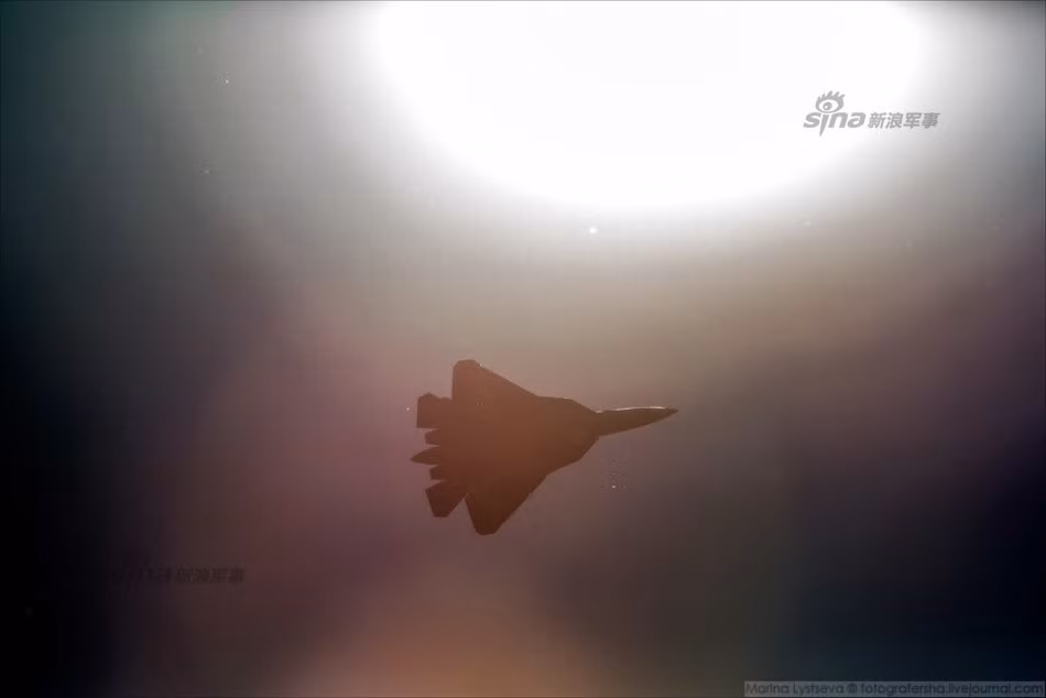 Tính đến thời điểm hiện tại, phía Nga đã có trong tay 8 mẫu thử nghiệm có khả năng bay được, tuy nhiên vẫn chưa đáp ứng được các đòi hỏi về mặt kỹ chiến thuật đề ra ban đầu do vấp phải nhiều vướng mắc kỹ thuật. Nguồn ảnh: Sina.