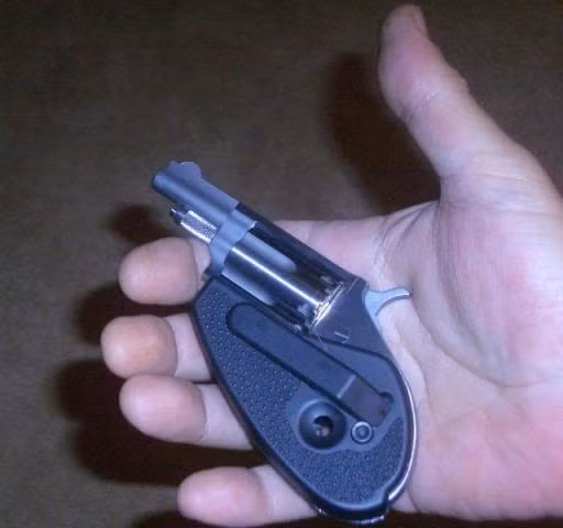 Chính vì vậy dù độ dài nòng súng có thể giảm tuy nhiên cỡ nòng lại không thể nhỏ đi được, thông thường các loại súng này sử dụng cỡ đạn 5,7 mm. Nguồn ảnh: PAFOA.