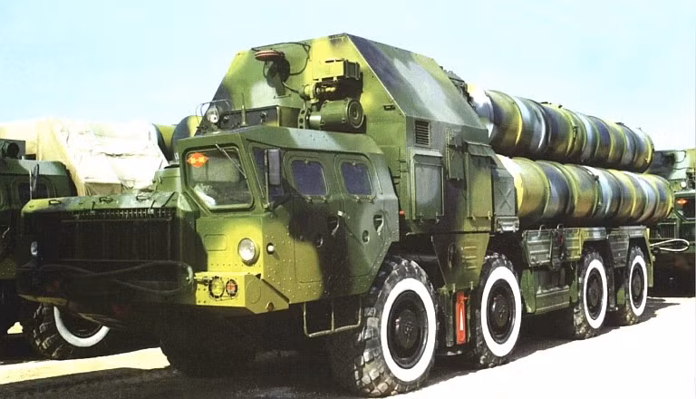 Hệ thống phòng không S-300PMU-1 sử dụng xe mang phóng 5P85SM/SE với khả năng cơ động tốt hơn. Ảnh: Ausairpower