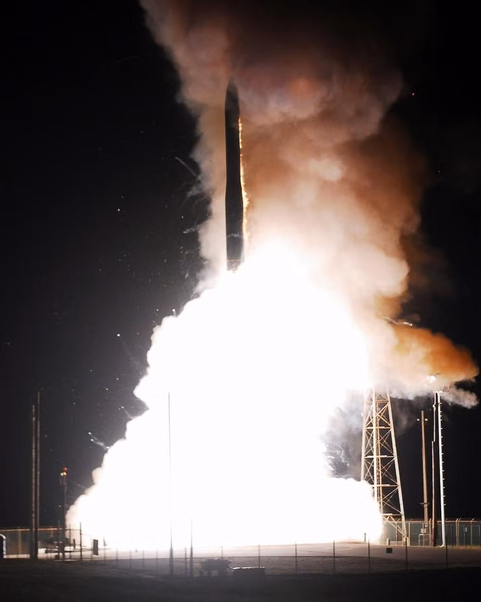 Một điểm rất đặc biệt đó là tên lửa Minuteman có thể mang theo nhiều đầu đạn khác nhau (tối đa là 3) để tấn công cùng lúc nhiều mục tiêu khác nhau trong cùng một lần phóng. Nguồn ảnh: QQ.