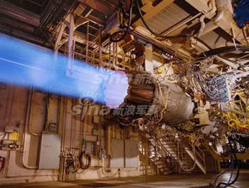 Chính vì cố nhồi nhét quá nhiều tính năng vào chỉ một chiếc chiến đấu cơ đã khiến giá thành và thời gian nghiên cứu của nó bị kéo dài một cách "quá đáng". Nguồn ảnh: Sina.