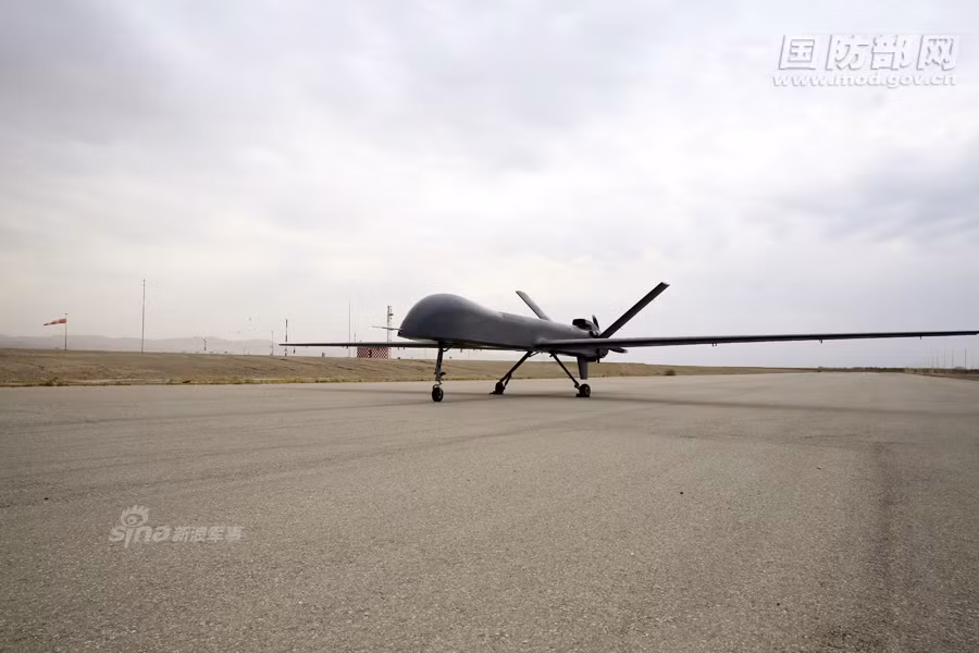 CH-4 có tầm bay được cải thiện lên tới 4.000km, tương đương với khoảng 30-40 tiếng hoạt động trên không, máy bay này có khả năng mang theo 6 tên lửa đối đất hoặc đối không khác nhau với tổng trọng lượng tối đa lên tới 345 kg. Nguồn ảnh: Sina.