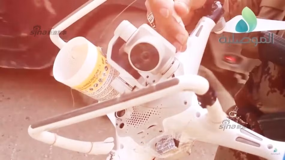 Mặc dù khá nguy hiểm khi có thể bay cao hàng trăm mét và thả xuống những quả đạn M-79 cỡ 40 mm, tuy nhiên những loại máy bay điều khiển từ xa ném bom được phiến quân IS "chế" lại này lại cực kỳ mong manh do chúng vốn không được thiết kế để sử dụng trong môi trường quân sự.