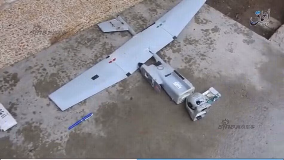 Ngoài ra, phía IS cũng sử dụng một vài loại máy bay không người lái được phiến quân IS sử dụng cho nhiệm vụ trinh sát đường không, những loại vũ khí này sẽ tạo lợi thế rất lớn cho lực lượng phiến quân IS trong cuộc chiến dai dẳng đang diễn ra.