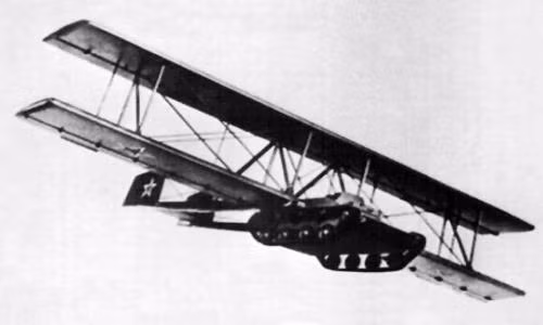 Tuy nhiên sau khi thử nghiệm và tính toán kỹ lại thiết kế các kỹ sư nhận ra rằng cú hạ cánh quá mạnh sẽ khiến hệ thống khung gầm của chiếc A-40 bị hỏng nặng, chưa kể việc phải tháo bộ "cánh" ra trước khi kíp lái có thể chiến đấu một cách bình thường sẽ khiến quá trình tấn công bị mất rất nhiều thời gian, dự án đã bị hủy bỏ trước khi thế chiến hai bắt đầu. Nguồn ảnh: Airway.