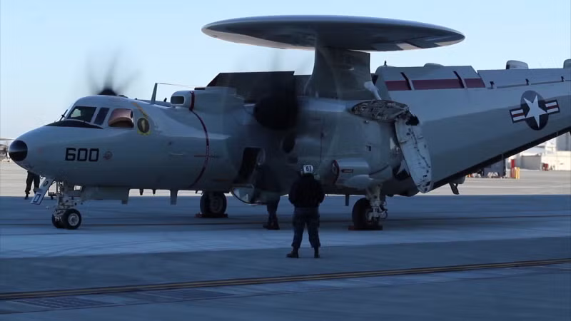 Máy bay được trang bị nhiều hệ thống điện tử hiện đại bao gồm các rada chủ động, rada quét mảng khu vực, hệ thống khóa mục tiêu, phòng thủ chủ động, điều khiển hỏa lực, thu và nhận tín hiệu vệ tinh trực tiếp,... Nguồn ảnh: Chosul.