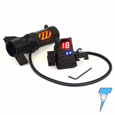 Hệ thống đếm đạn bán tự động thực chất là một cảm biến laze gắn ngoài với một mũ chụp che vào phía đầu nòng súng, trong phần này sẽ có một tia laze chiếu qua chính giữa nòng súng, mỗi khi một viên đạn bay qua sẽ che đi tia laze này, báo hiệu một viên đã ra khỏi nòng và hệ thống bắt đầu đếm ngược. Ưu điểm của hệ thống này là dễ lắp đặt, súng từ cổ chí kim đến nay đều có thể "độ" thêm hệ thống này một cách dễ dàng, nếu hỏng giữa chiến trường có thể tháo ra thay mới đơn giản. Nguồn ảnh: Nerfguns.